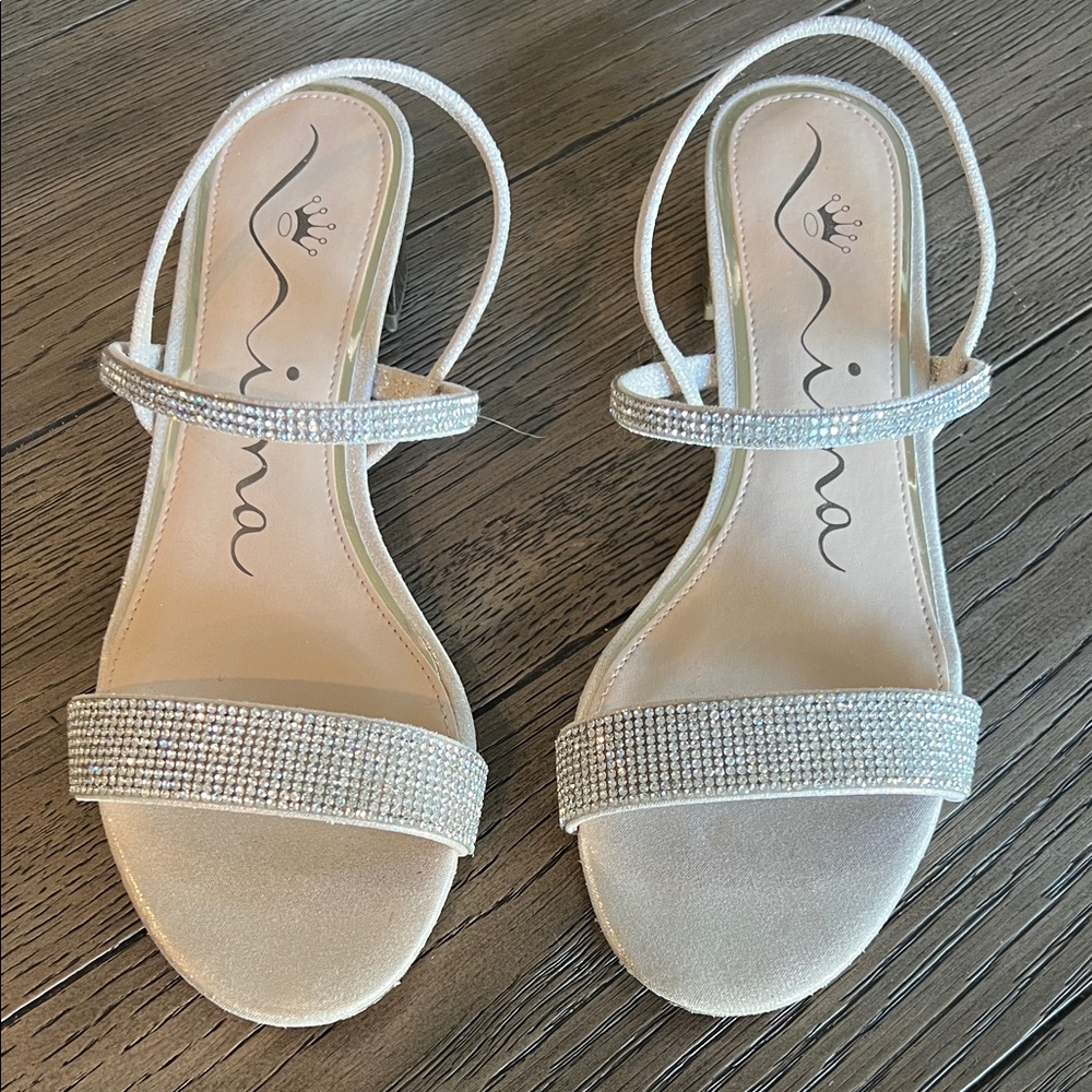 Nina Women's Elegant Cream Sandals